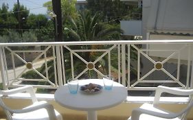 Almare (Τρίκλινο Δωμάτιο)